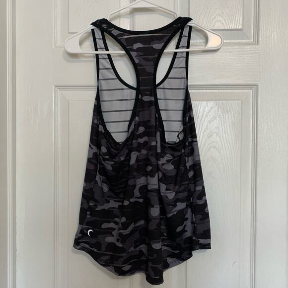 Zyia active camo print layering tank - Picture 4 of 8